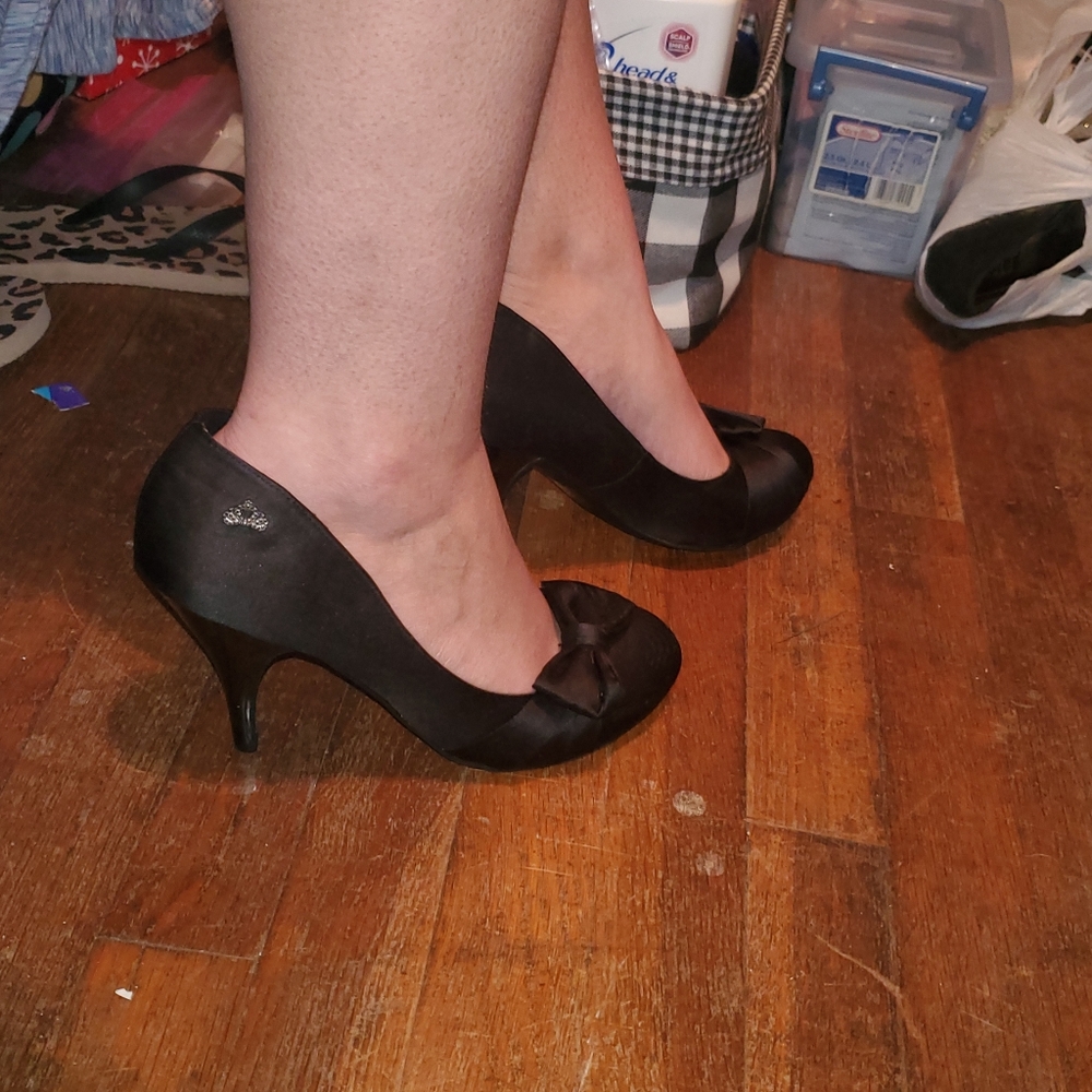 Heels - Picture 4 of 4
